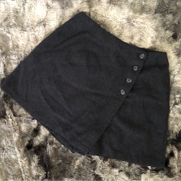 ❤️TRACY EVANS WOOL LIKE SKIRT BUTTON WINTER FALL MINI DARK GRAY BLACK SKORT❤️ - Picture 2 of 9
